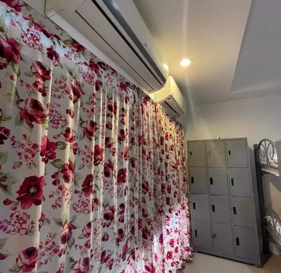 Phi Phi Paradise Hostel