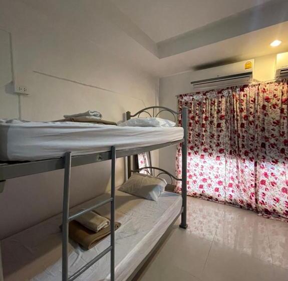 Phi Phi Paradise Hostel