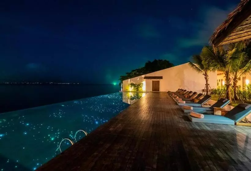 The Flow Samui Beach Resort