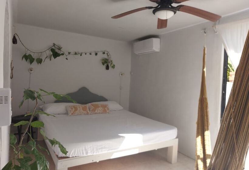 فندق صغير Lulú La Bruja Yoga Lodge