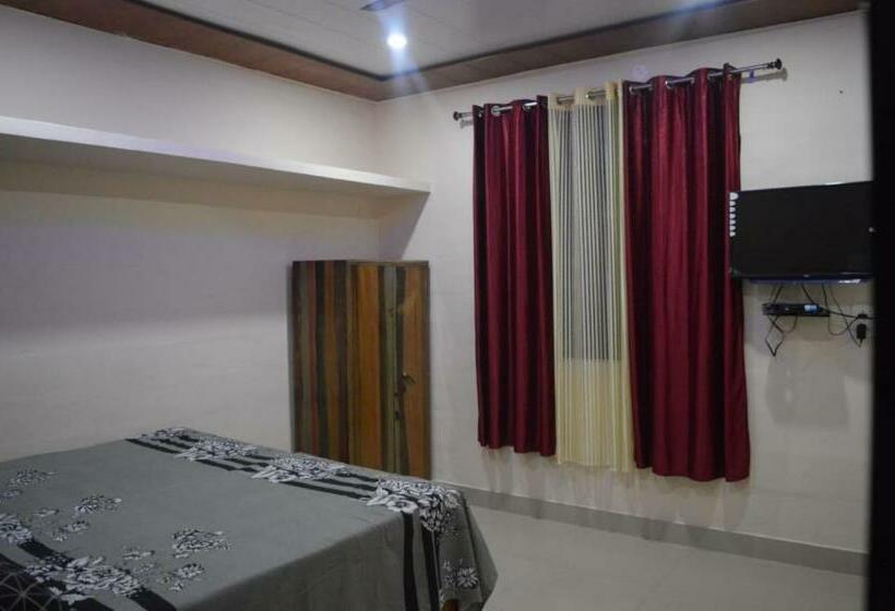 تختخواب و صبحانه Guleria Cottages