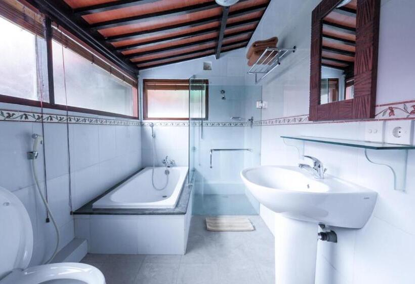 تختخواب و صبحانه Surfer Paradise Villas Bali