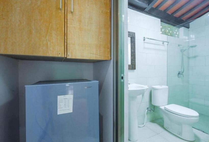 تختخواب و صبحانه Surfer Paradise Villas Bali