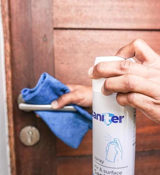 تختخواب و صبحانه Surfer Paradise Villas Bali