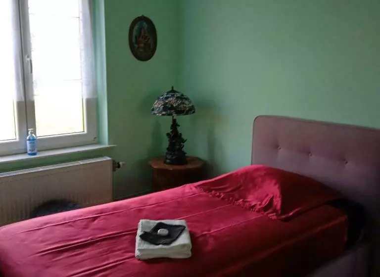 تختخواب و صبحانه Sweet Home Vintage