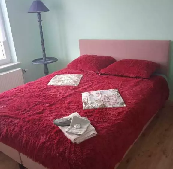 تختخواب و صبحانه Sweet Home Vintage