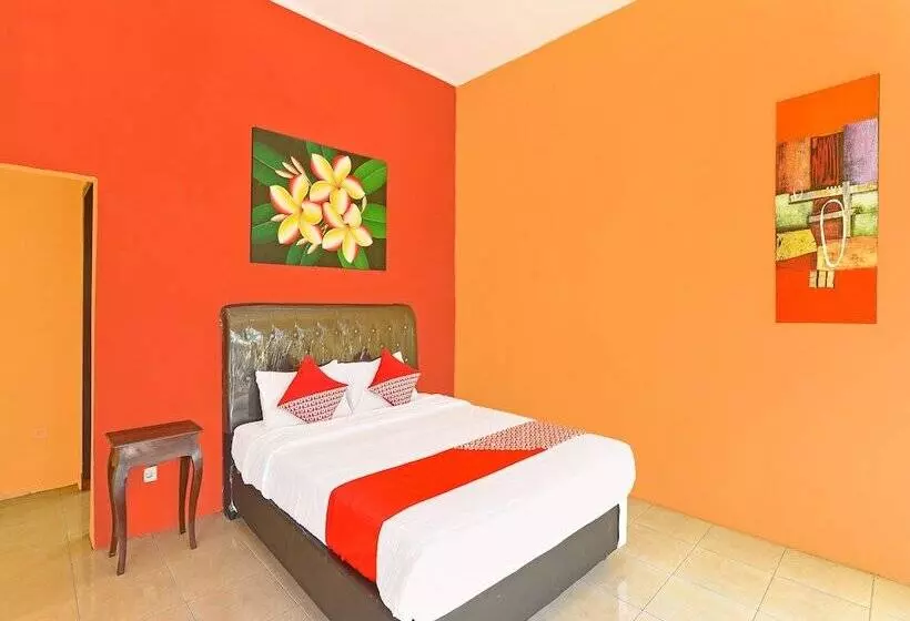 Hotelli Oyo 91191 Lovina Dolphin Lodge