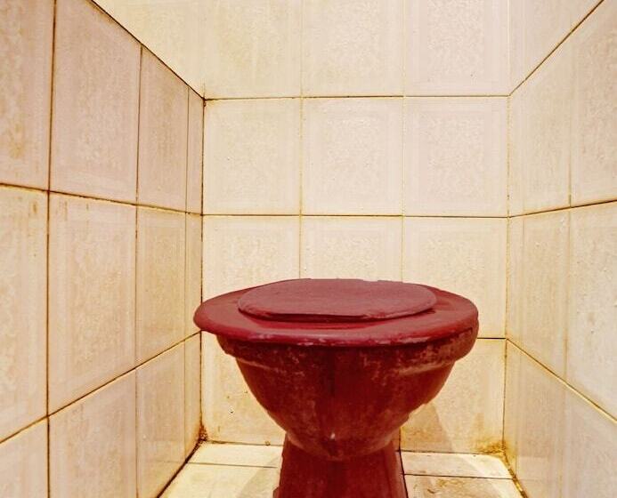 호텔 Oyo 91198 Mahkota 2 Lamongan