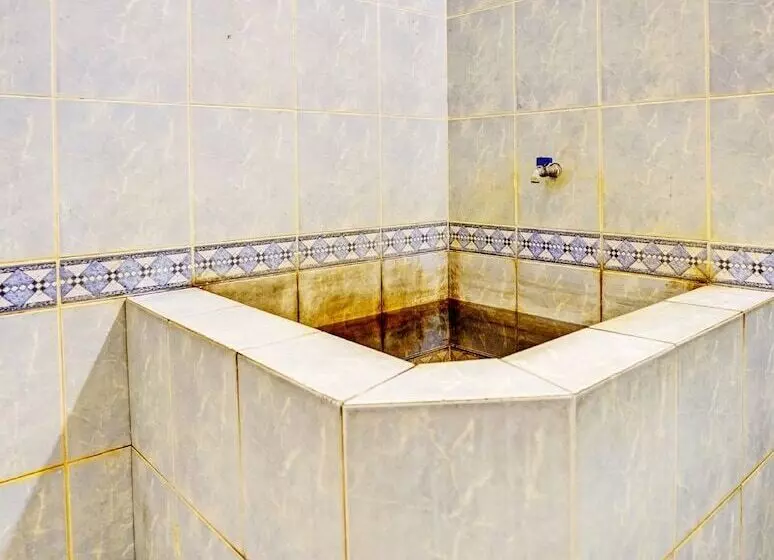 Hotelli Oyo 91198  Mahkota 2 Lamongan