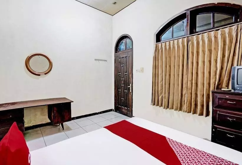 Hotelli Oyo 91198  Mahkota 2 Lamongan