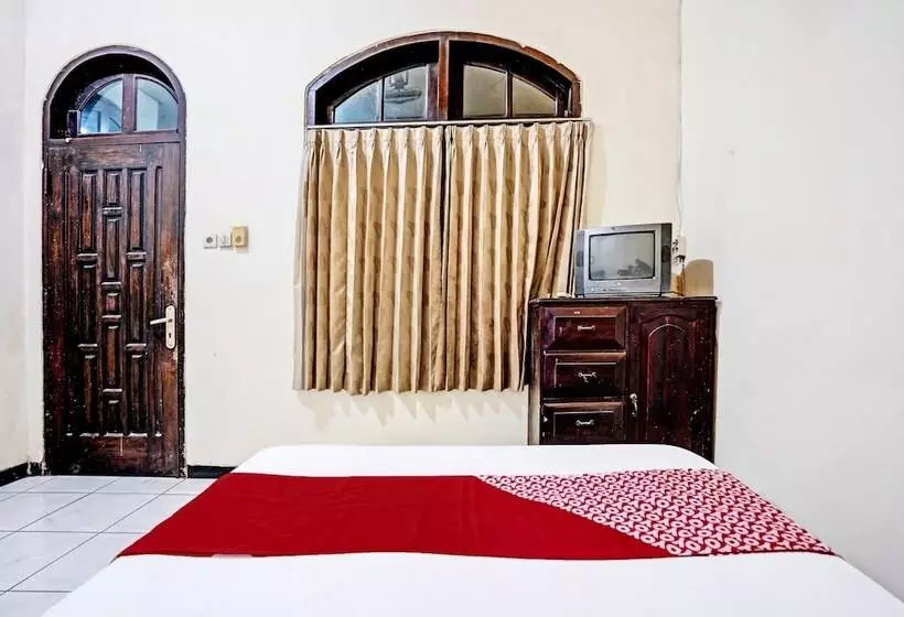 Hotelli Oyo 91198  Mahkota 2 Lamongan