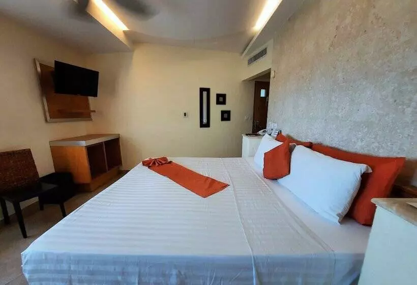 Artisan Family Hotels And Resort Collection Playa Esmeralda