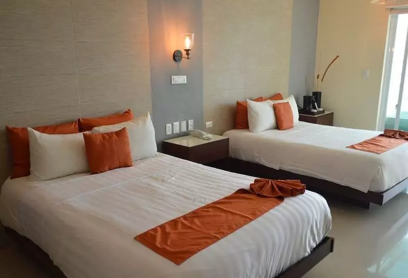 Artisan Family Hotels And Resort Collection Playa Esmeralda