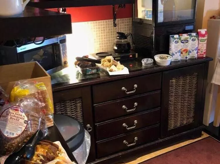 تختخواب و صبحانه Amber Hill Guesthouse