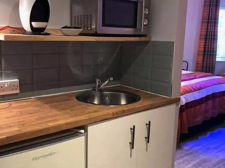 تختخواب و صبحانه Amber Hill Guesthouse