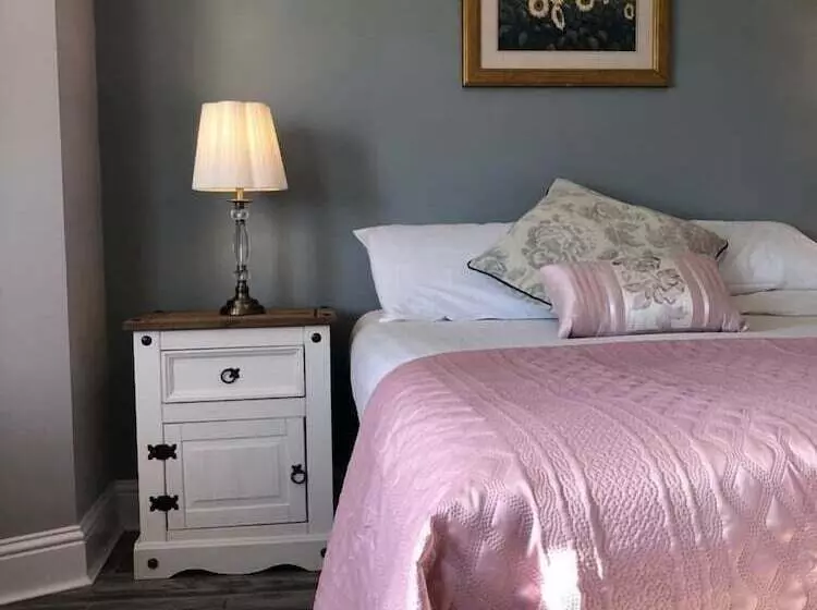تختخواب و صبحانه Amber Hill Guesthouse