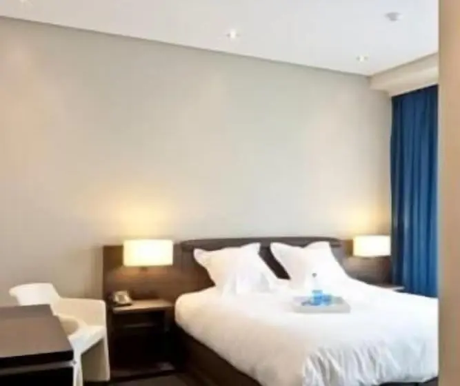 Blue Woods Hotel   Deerlijk