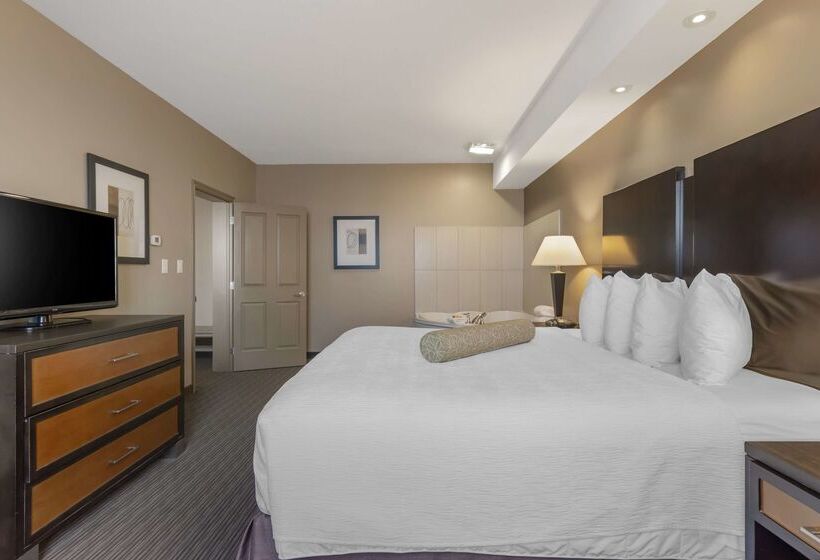 هتل Best Western Plus Moose Jaw