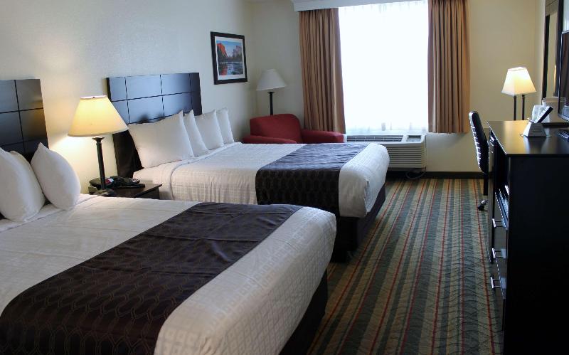 هتل Best Western Plus Moose Jaw
