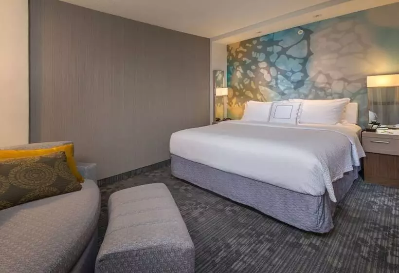 Отель Courtyard By Marriott Winnipeg Airport