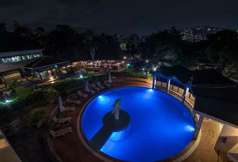 هتل Dolphin Suites