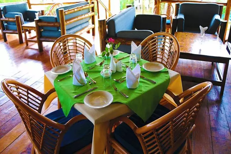 هتل Dolphin Suites