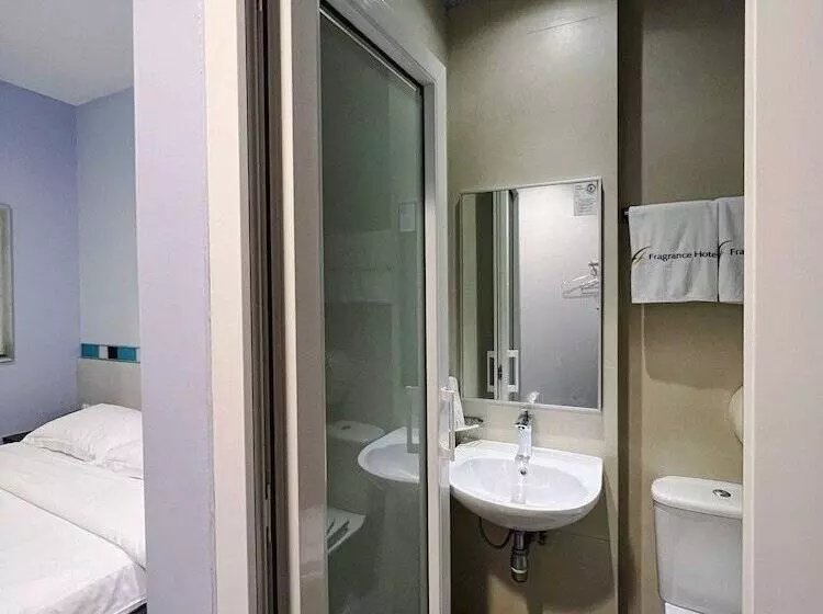 Fragrance Hotel   Lavender