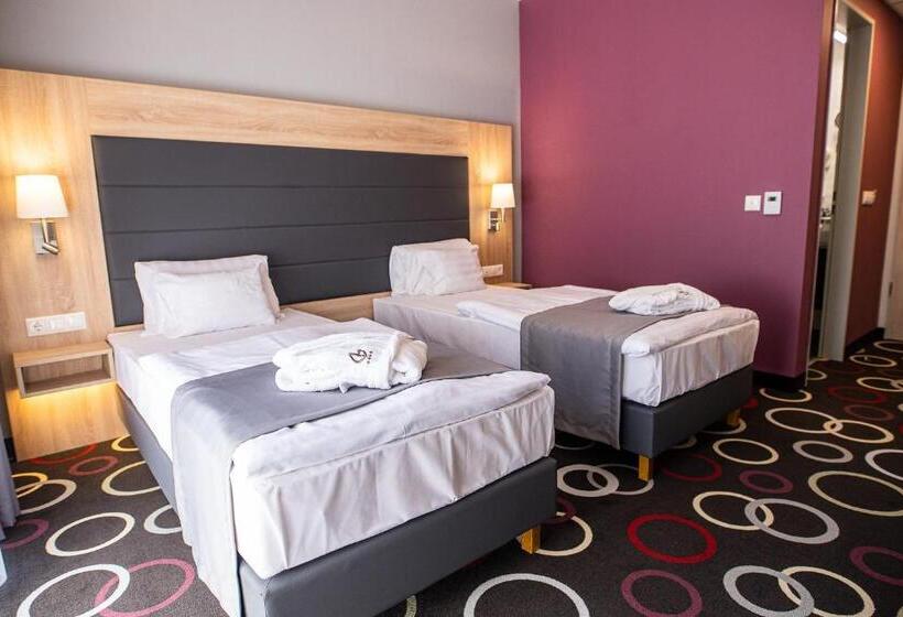 Garden Hotel Wellness és Konferencia