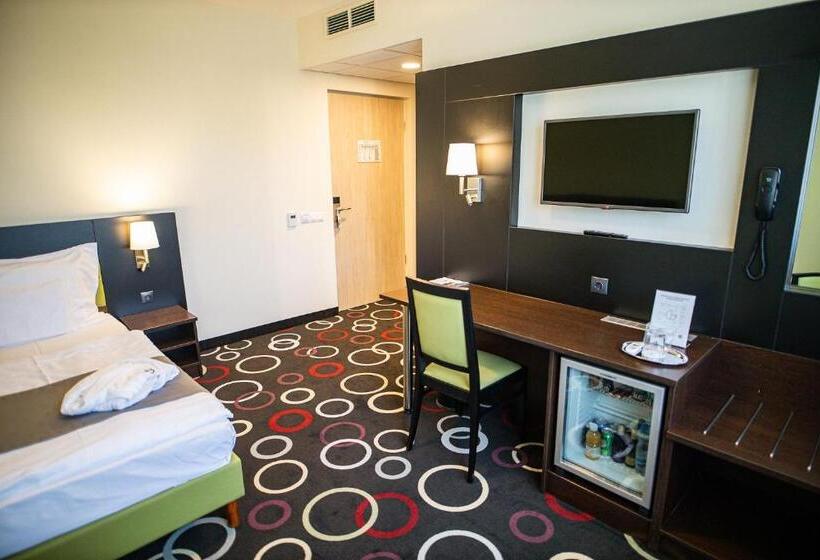 Garden Hotel Wellness és Konferencia