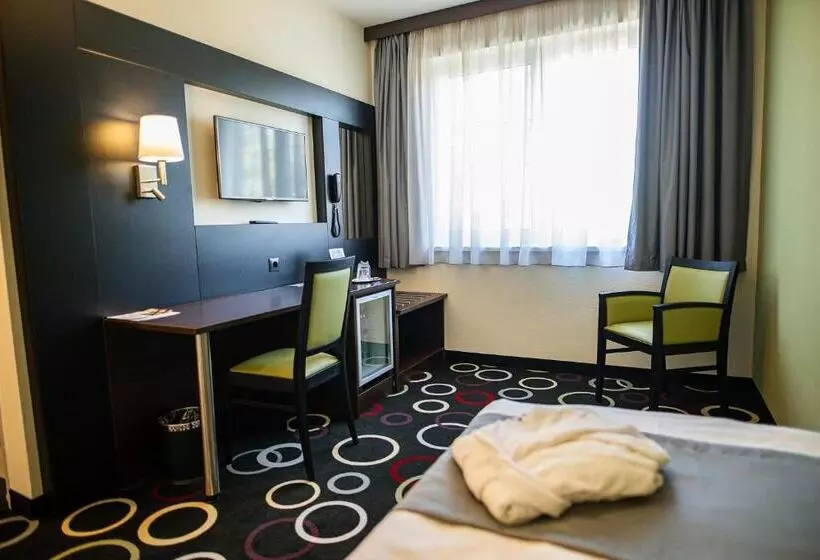 Garden Hotel Wellness és Konferencia