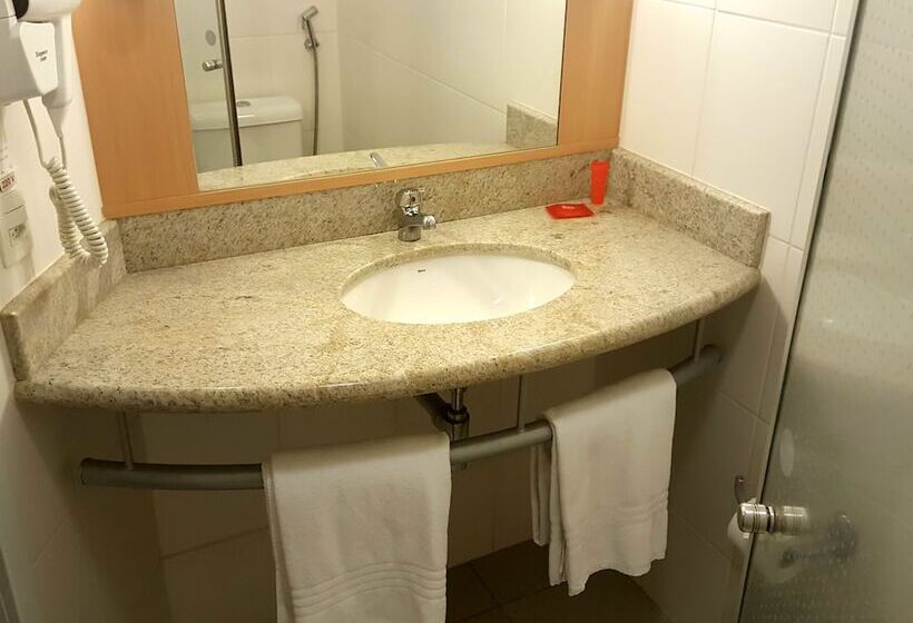 בית מלון כפרי Ibis Itu Plaza Shopping