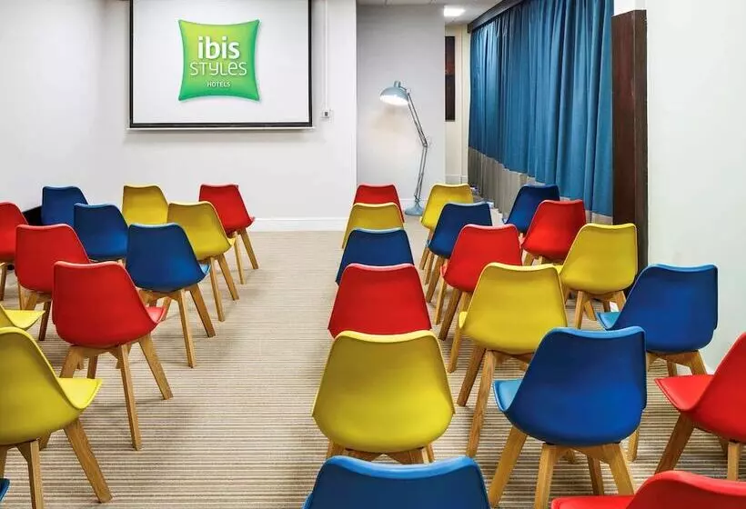 ホテル Ibis Styles Birmingham Oldbury