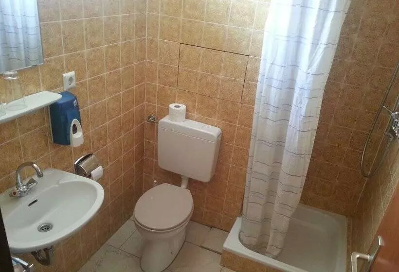 בית מלון כפרי Kenner Treff