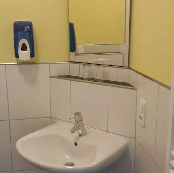 בית מלון כפרי Kenner Treff