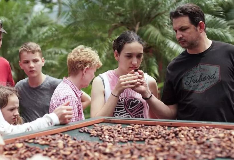 هتل La Anita Rainforest Ranch