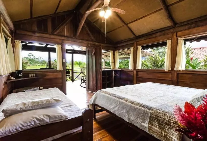 هتل La Anita Rainforest Ranch