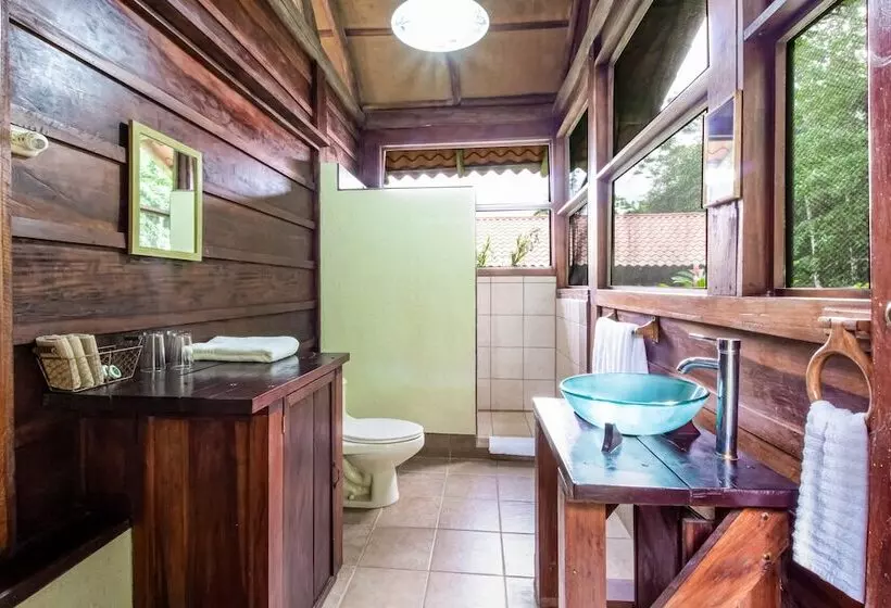 هتل La Anita Rainforest Ranch