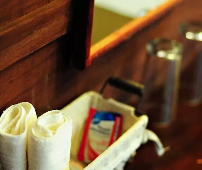 هتل La Anita Rainforest Ranch