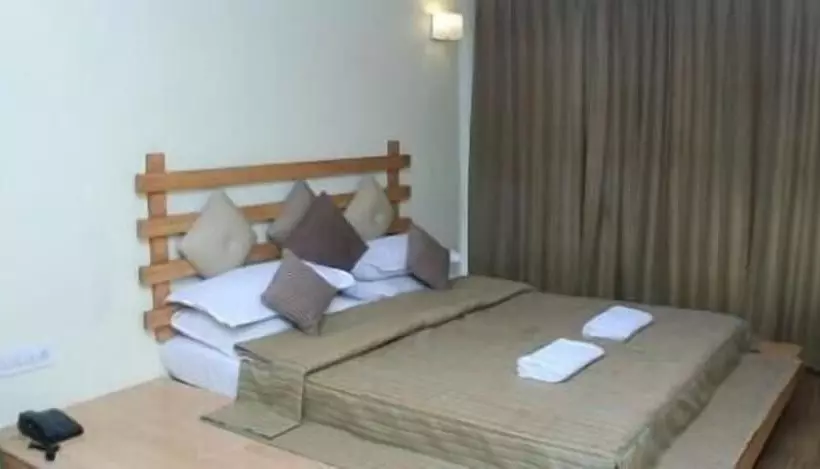 ホテル Maneck Residency