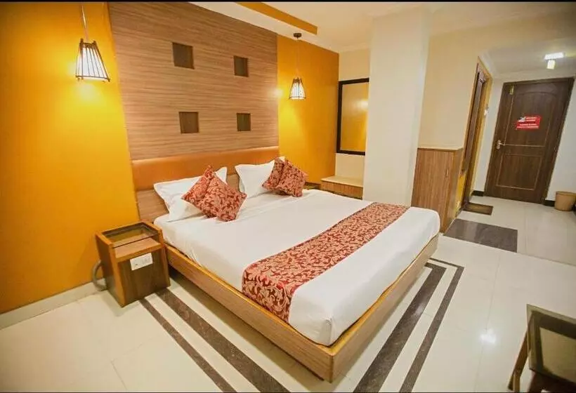 ホテル Maneck Residency