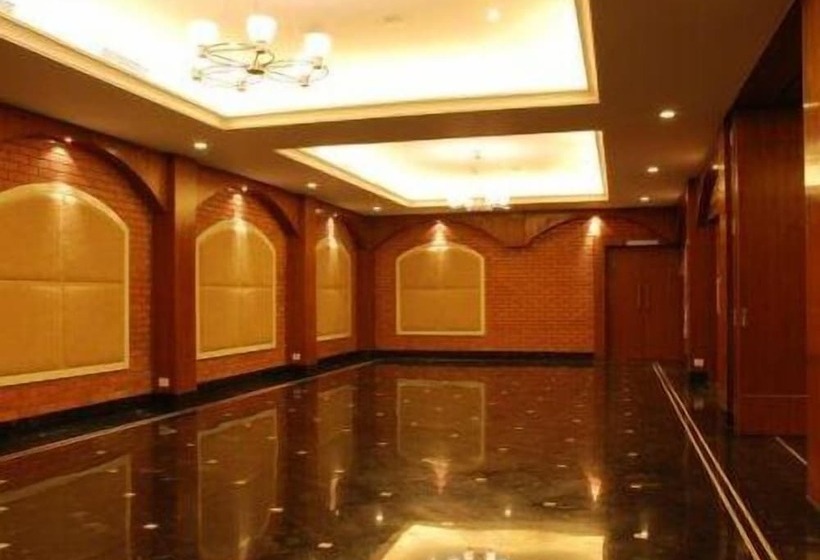 Sfo Hotel And Suites