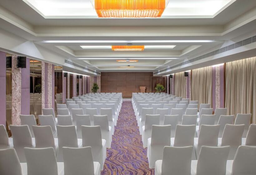 هتل Vivanta Mangalore Oldport Road   Formerly Known As Taj Manjarun