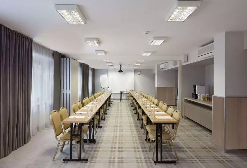 בית מלון כפרי Witkowski Warsaw Airport