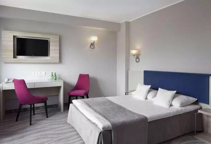 هتل Witkowski Warsaw Airport