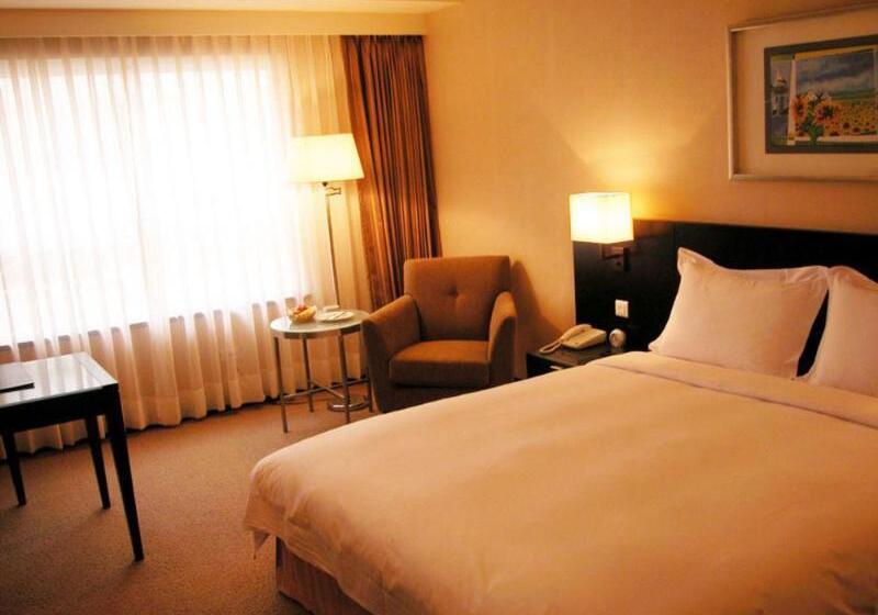 Lakeshore Hotel Metropolis