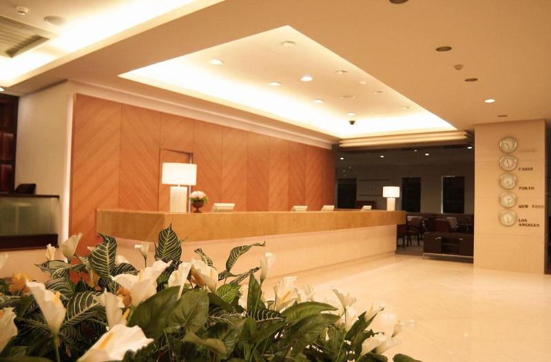 Lakeshore Hotel Metropolis