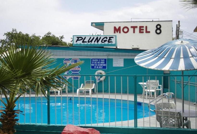 Motel 8 Plus