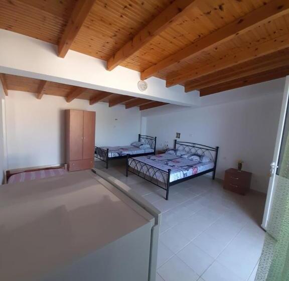 פנסיון Peter S Sea House