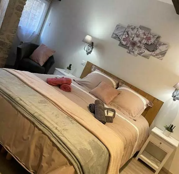 تختخواب و صبحانه Chez La P Tite Marie