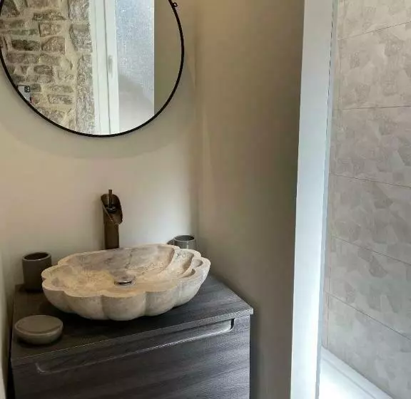 تختخواب و صبحانه Chez La P Tite Marie